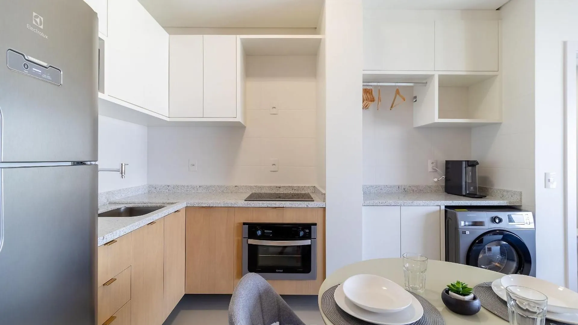 Estadia Tranquila E Completa Em Predio Com Piscina - Vpd Florianópolis Apartmán