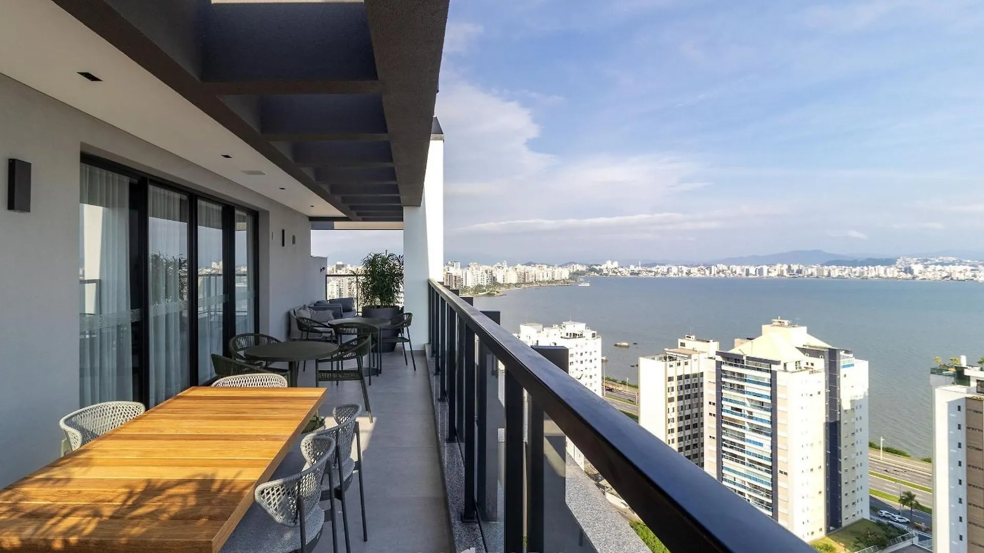 Estadia Tranquila E Completa Em Predio Com Piscina - Vpd Florianópolis
